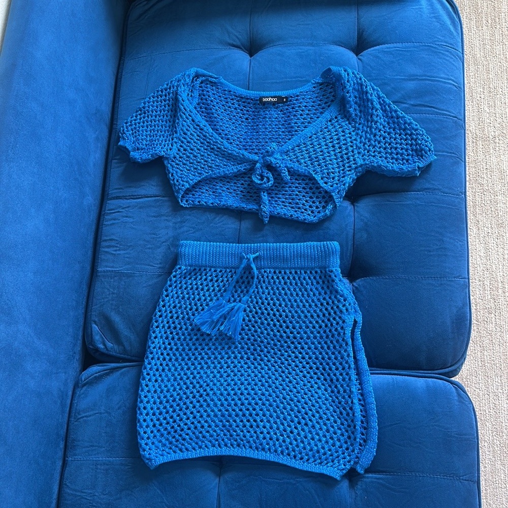 BOOHOO blue crochet 2 piece beach cover up set (size S)